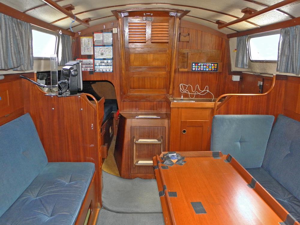 Saloon, Accommodation